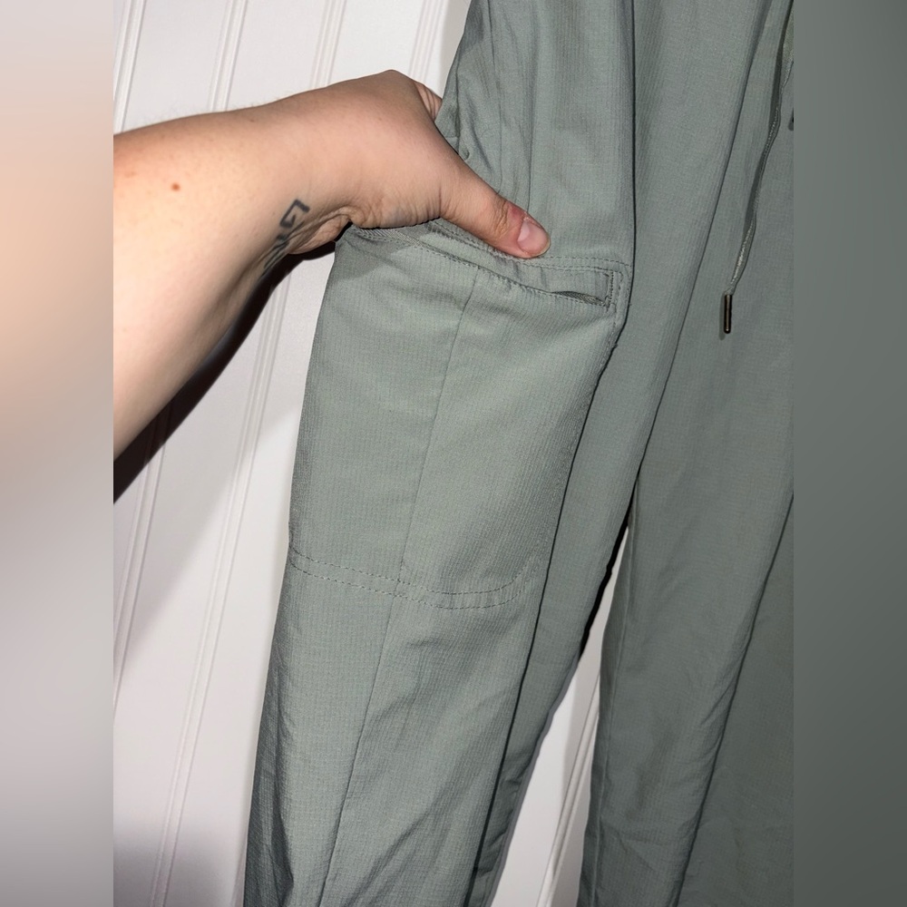 Eddie Bauer Lined Jogger Pants| Size Medium - Picture 2 of 5